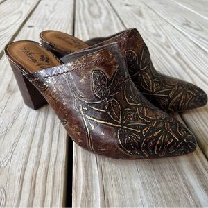 Patricia Nash Ruffina tooled leather mules brown bronze gold heels 6.5